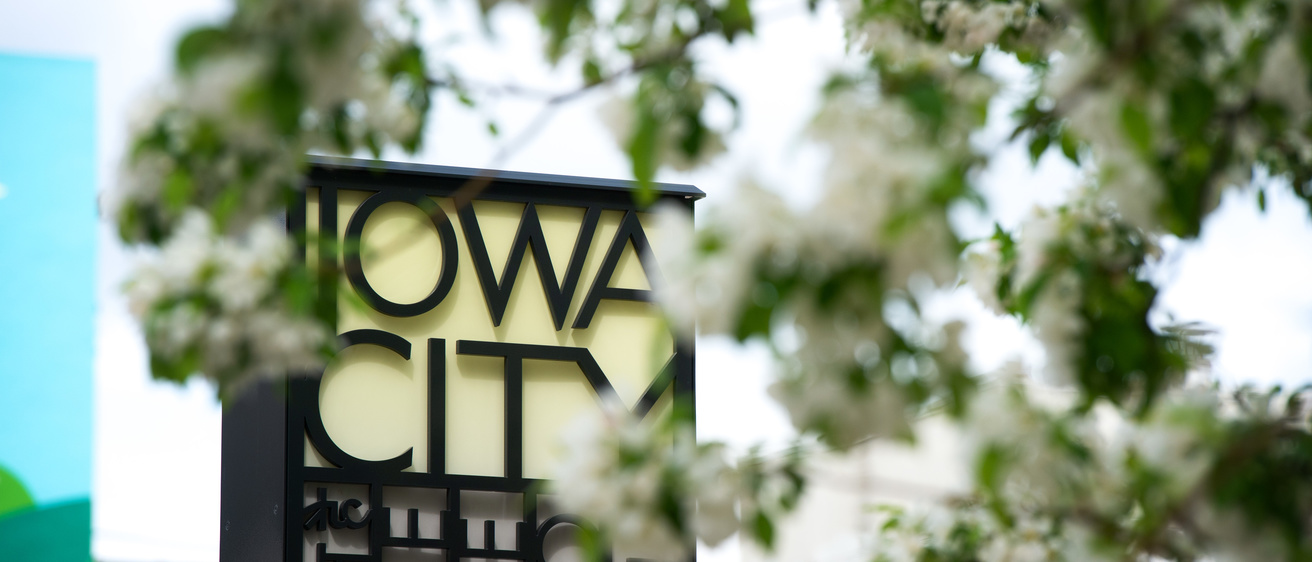 2019_05_02-Spring Iowa City Sign 